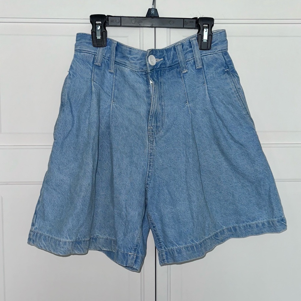 Bershka Denim Blue pleated Shorts size 00